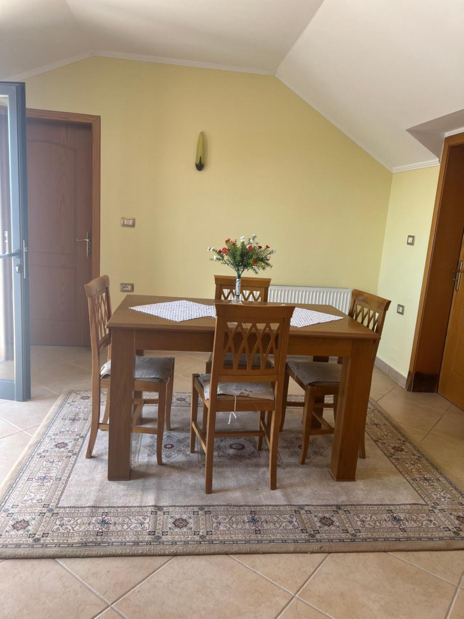Flower Terrace Apartment Gjirokastër Exterior foto